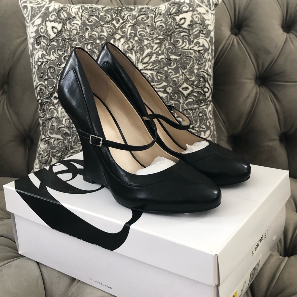 Nine West Truth or Dare wedge heels! NWT! Size 7.5